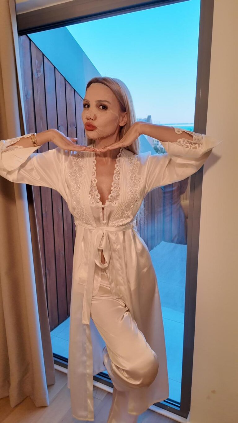 UÇANKUŞ MAGAZİN | Zeynep Bozkaya’nın Işıltısının Sırrı: Güzelliğiyle Yeni Bir İş Birliği!