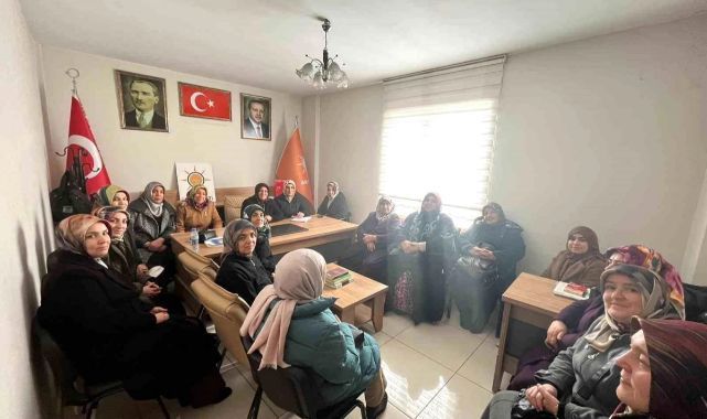 AK Parti Elbistan Kadın Kolları Başkanı ve Yönetimi İstifa Etti