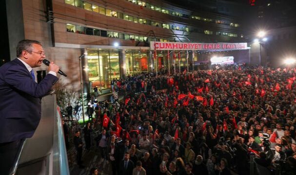 CHP 47 yıl sonra birinci parti oldu