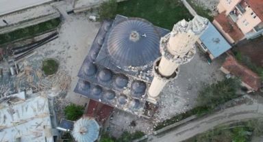 Tokat'ta 5.6'lık depremin izleri gün ağarınca ortaya çıktı
