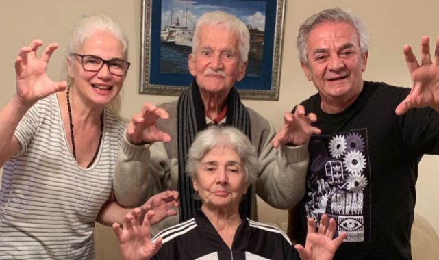 Zafer Algöz, anne ve babası 24 gün arayla yaşamını yitirdi