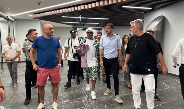 Dünya yıldızı Ronaldinho KKTC’ye geldi