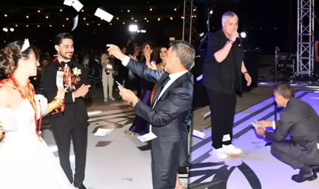 Yıldızhan Ailesi'nin Mutlu Günü: Mustafa Yıldızhan ve Ecem Demirdöğen İzmir'de Evlendi