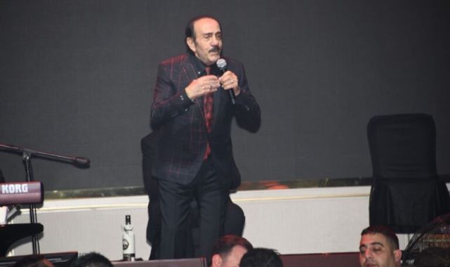 Seni buralara getiren insanlara saygılı olacaksın Öyle havhavlar miyavlar yok sanat yapacağız