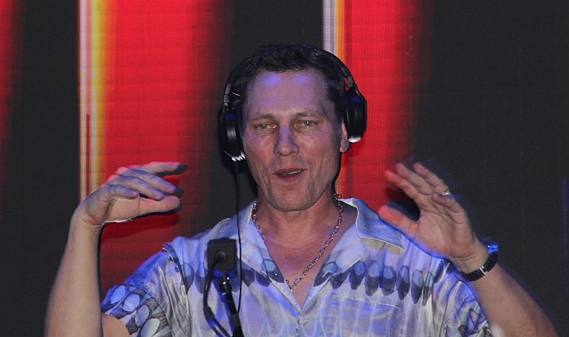 DJ Tiësto Kıbrıs'ta Sahneyi Salladı!