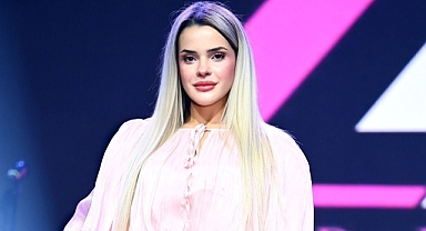Model Ezgi Akın iddalı geliyor !