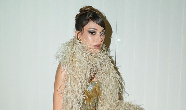 DİLAN ÇİÇEK DENİZ’DEN İSTANBUL’DAKİ ÖZEL DAVETTE GÖZ KAMAŞTIRAN KARELER