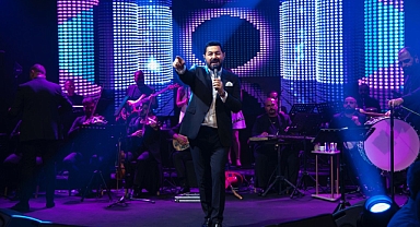 Kıbrıs Grand Opera Oteli’nde sahne alan Serkan Kaya