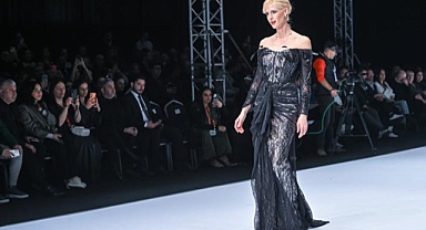 Wilma Elles: Podyumda Zarafet, Kuliste Annelik