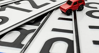 APP plaka gündemde! Ceza yememek için nasıl değiştirilir?