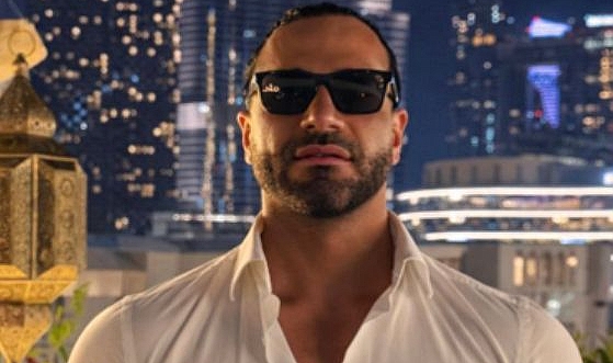 Özer Akkeleş yeni yaşını Dubai’de kutladı.