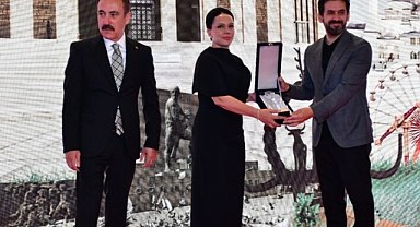 Araştırmacı Yazar Ümmühani Kara’ya Anlamlı Ödül