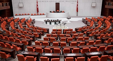 Meclis'te sandalye dağılımı değişti! AK Parti'ye katılım, CHP'de kan kaybı sürüyor